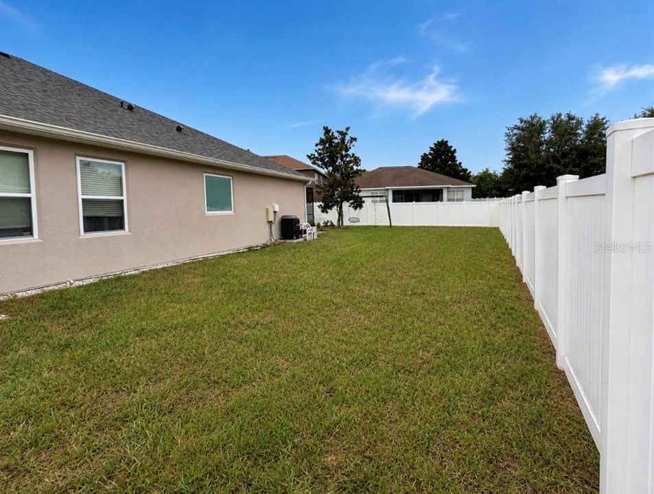 For Sale: $549,900 (4 beds, 2 baths, 2390 Square Feet)