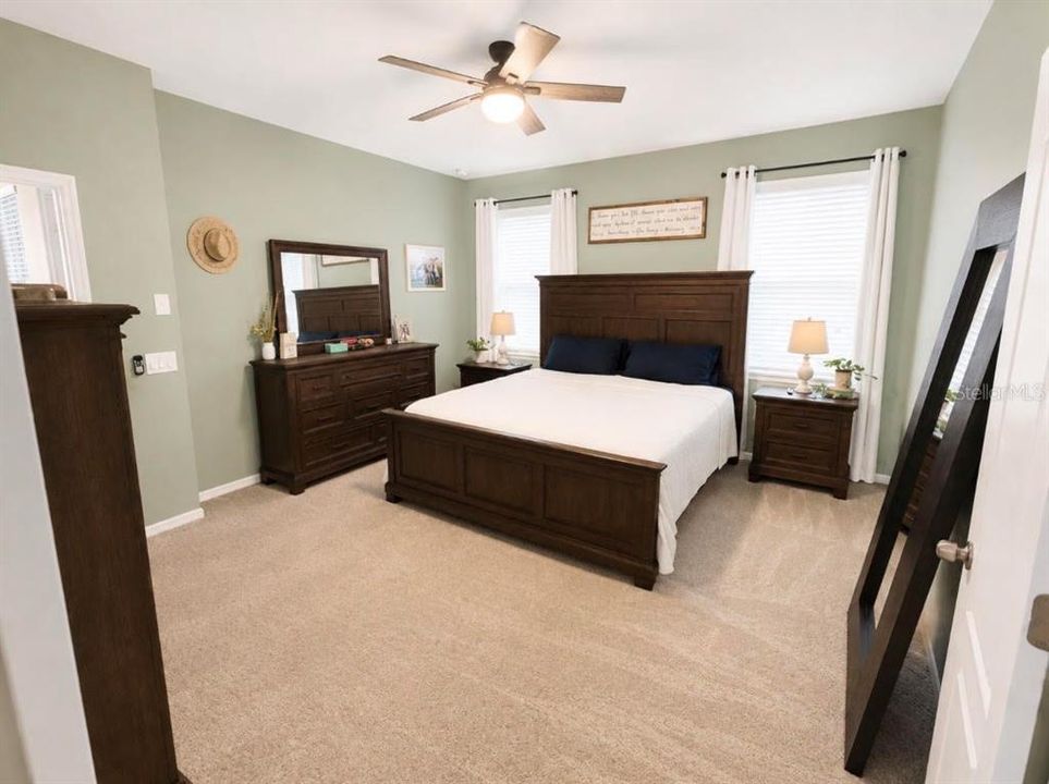 For Sale: $549,900 (4 beds, 2 baths, 2390 Square Feet)