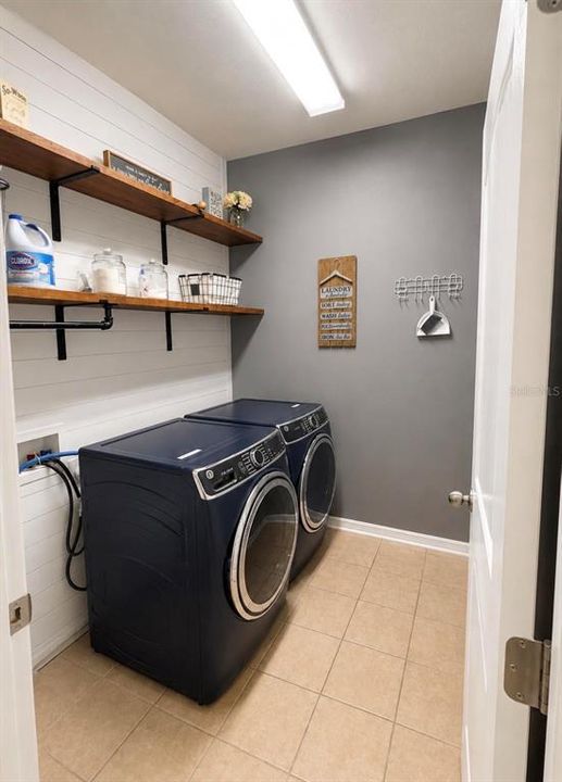 For Sale: $549,900 (4 beds, 2 baths, 2390 Square Feet)