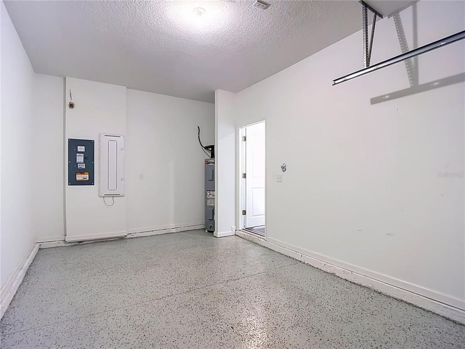For Rent: $2,000 (3 beds, 2 baths, 1386 Square Feet)