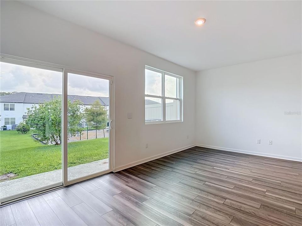 For Rent: $2,000 (3 beds, 2 baths, 1386 Square Feet)