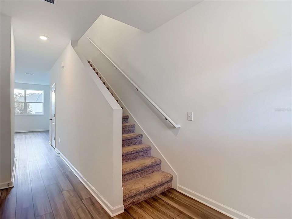 For Rent: $2,000 (3 beds, 2 baths, 1386 Square Feet)