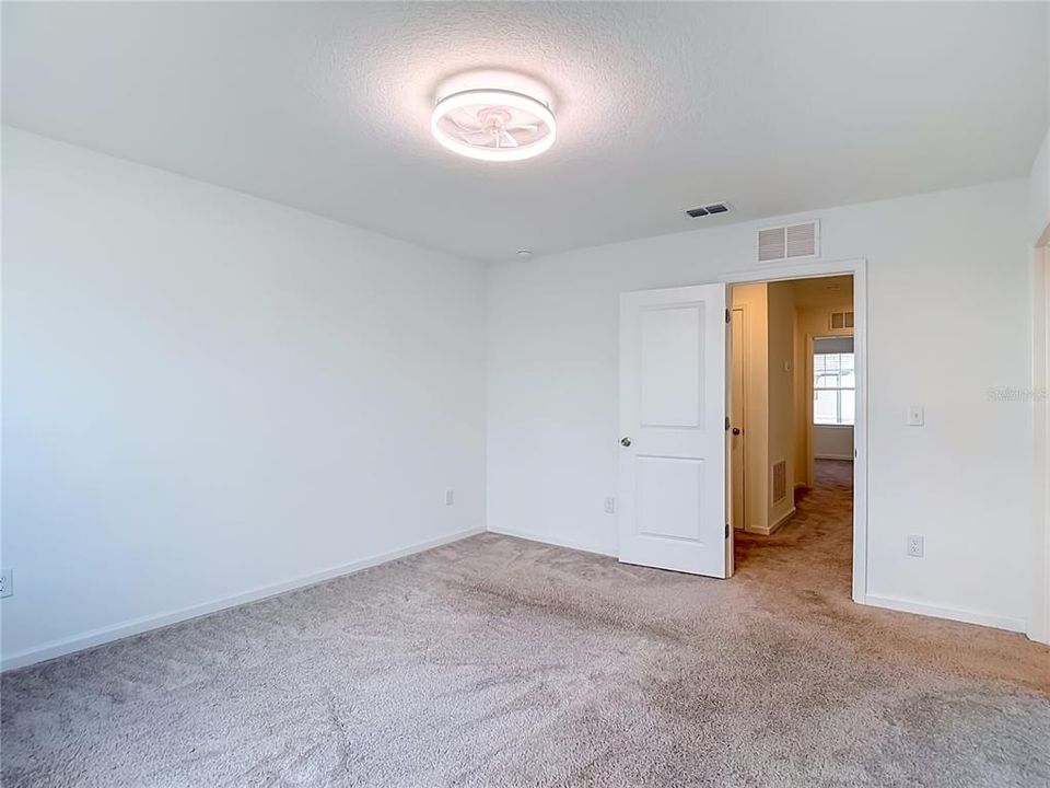 For Rent: $2,000 (3 beds, 2 baths, 1386 Square Feet)