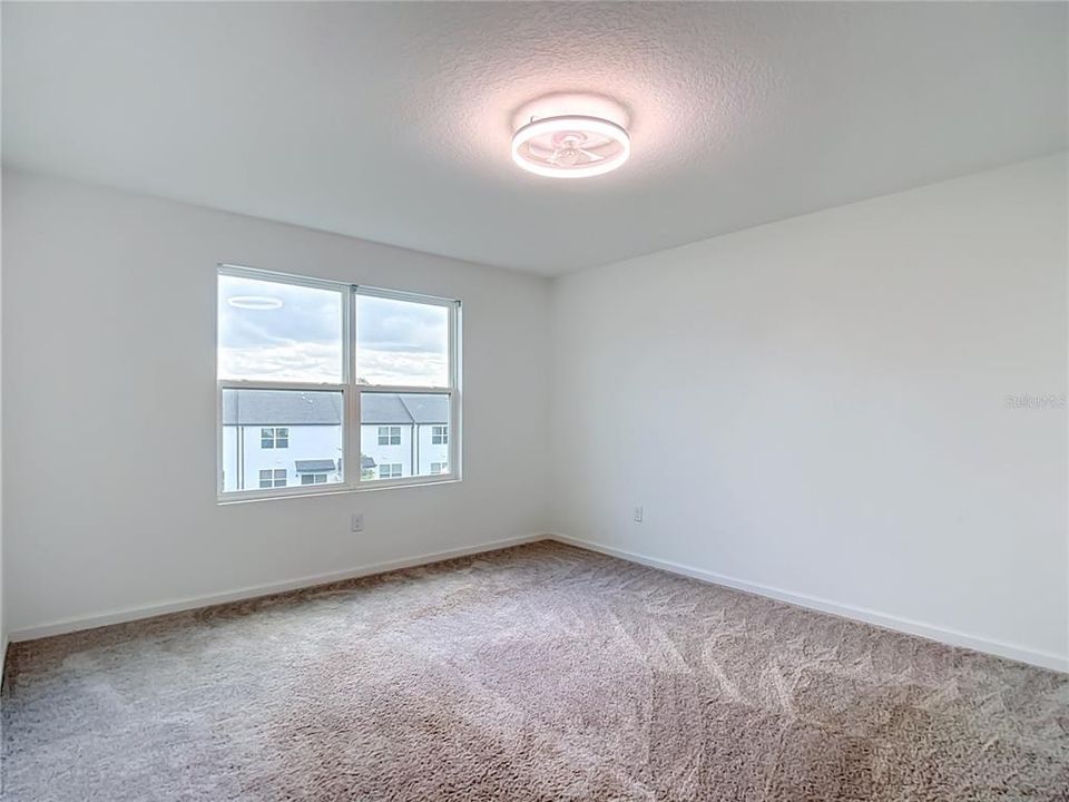 For Rent: $2,000 (3 beds, 2 baths, 1386 Square Feet)