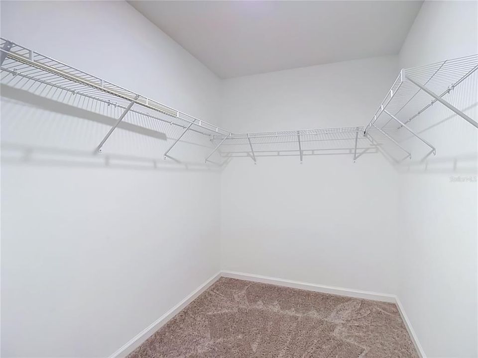 For Rent: $2,000 (3 beds, 2 baths, 1386 Square Feet)