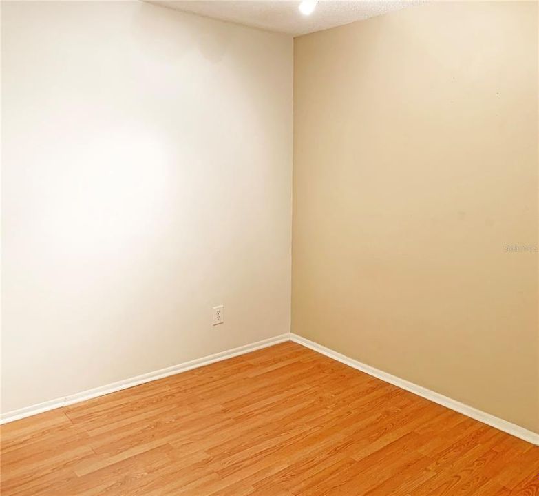 В аренду: $1,350 (2 спален, 1 ванн, 768 Квадратных фут)