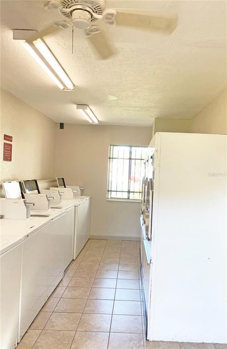 В аренду: $1,350 (2 спален, 1 ванн, 768 Квадратных фут)