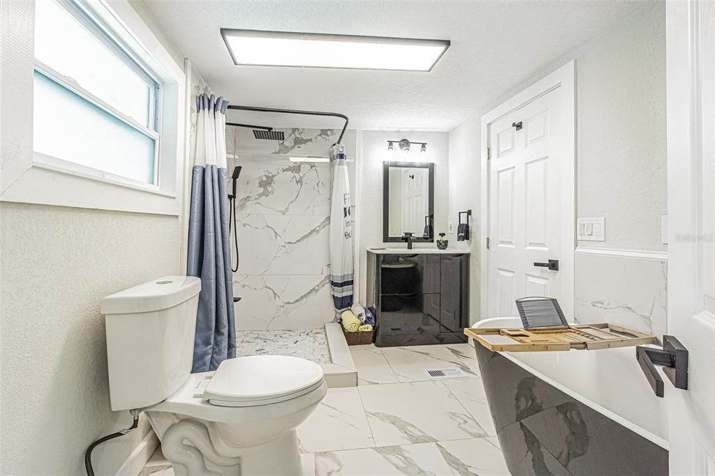 En Venta: $337,800 (5 camas, 3 baños, 1728 Pies cuadrados)