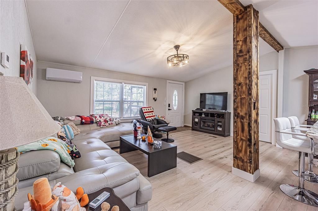 En Venta: $337,800 (5 camas, 3 baños, 1728 Pies cuadrados)