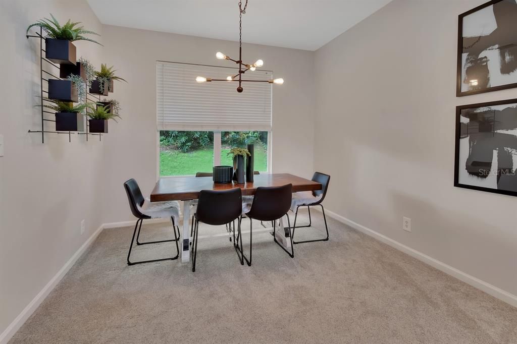 En Venta: $449,900 (4 camas, 2 baños, 2323 Pies cuadrados)