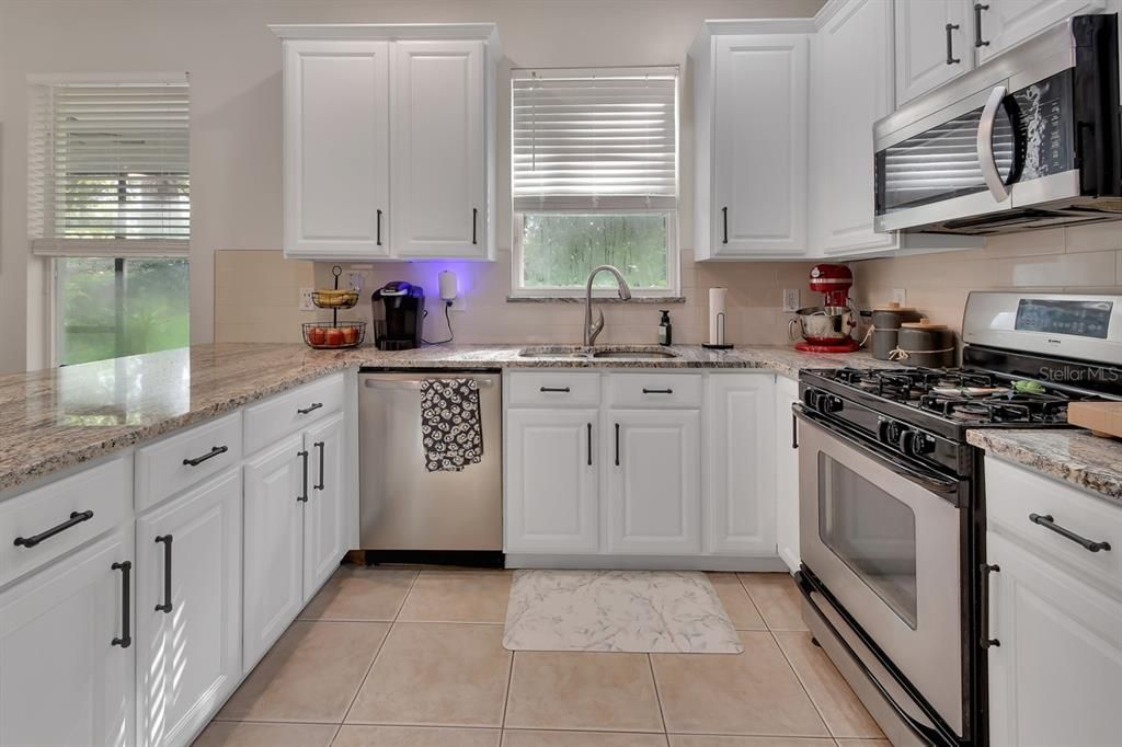 En Venta: $449,900 (4 camas, 2 baños, 2323 Pies cuadrados)