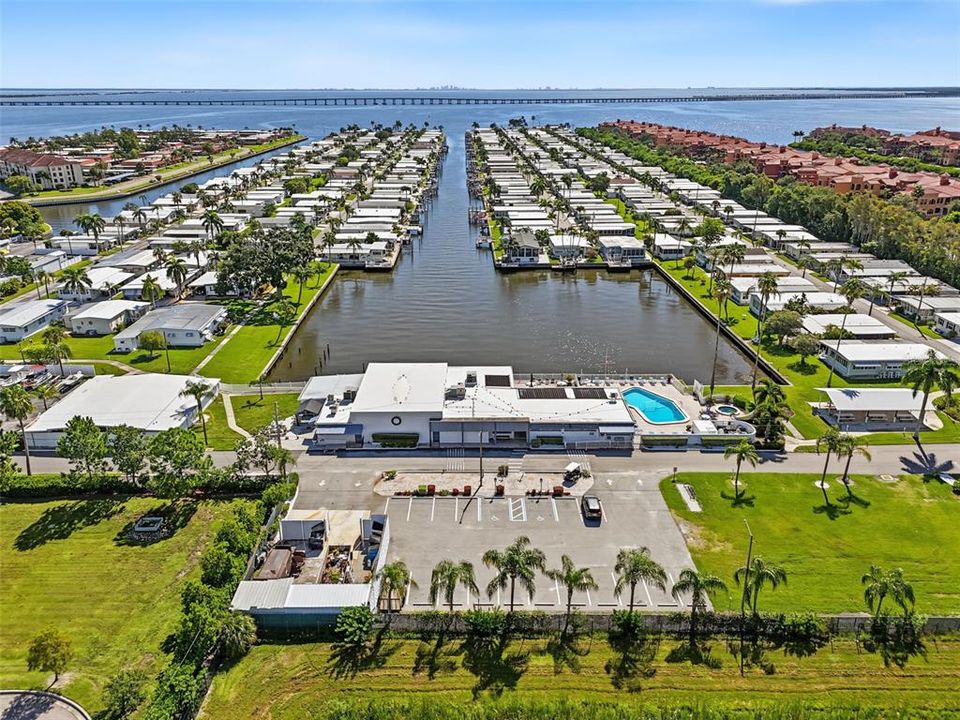 待售: $215,000 (2 贝兹, 2 浴室, 1304 平方英尺)
