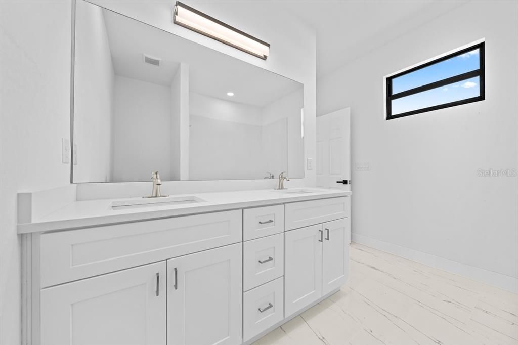 For Sale: $309,000 (3 beds, 2 baths, 1606 Square Feet)