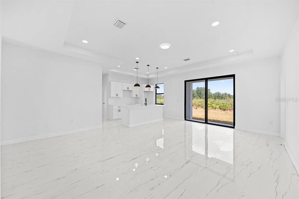 For Sale: $309,000 (3 beds, 2 baths, 1606 Square Feet)