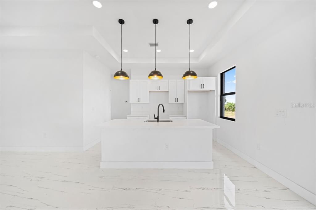 For Sale: $309,000 (3 beds, 2 baths, 1606 Square Feet)