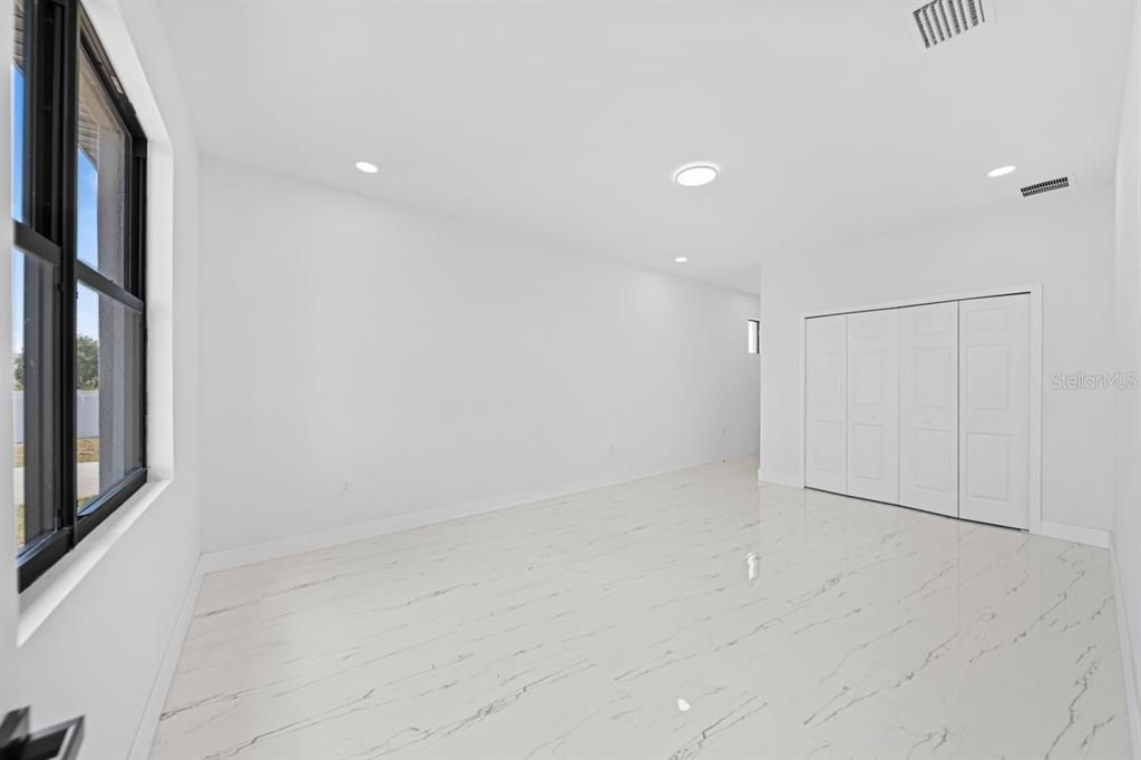 For Sale: $309,000 (3 beds, 2 baths, 1606 Square Feet)