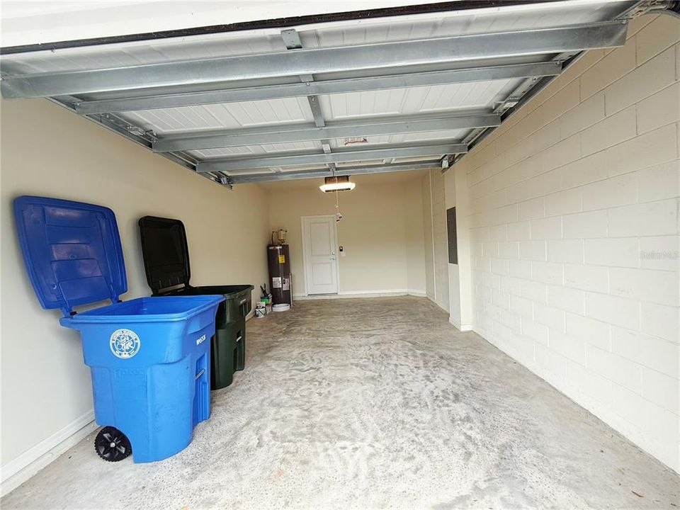 For Rent: $2,890 (3 beds, 2 baths, 1907 Square Feet)