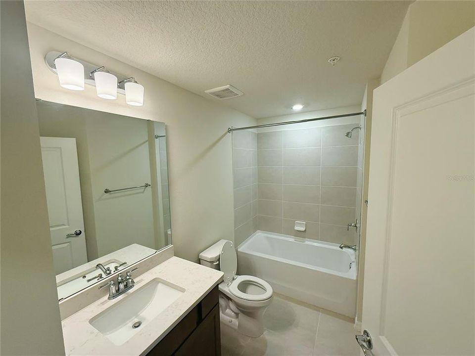 For Rent: $2,890 (3 beds, 2 baths, 1907 Square Feet)