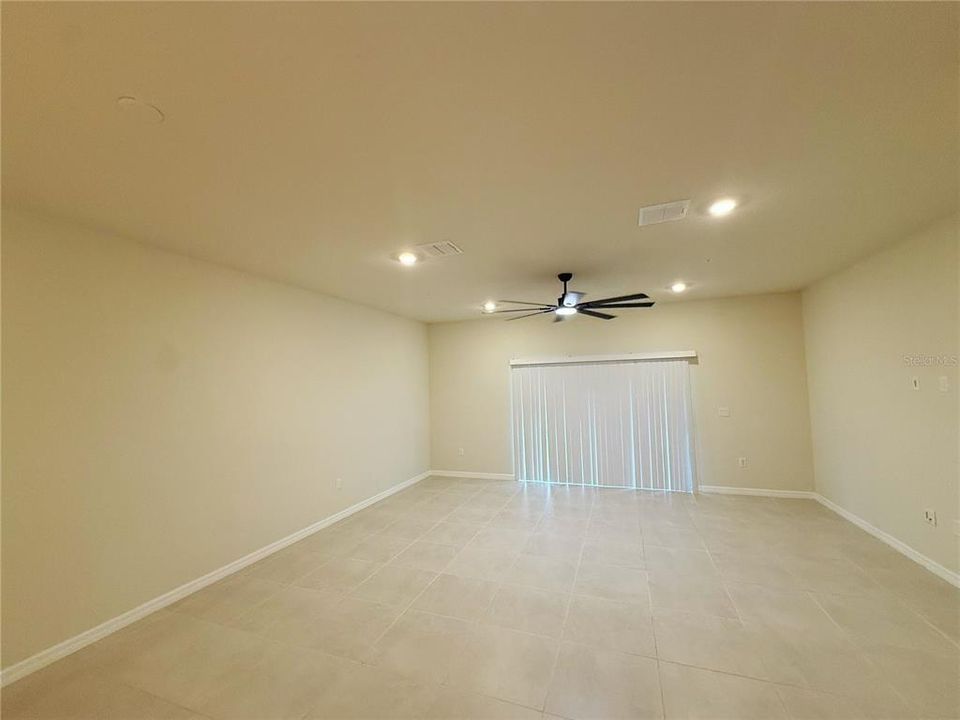 For Rent: $2,890 (3 beds, 2 baths, 1907 Square Feet)