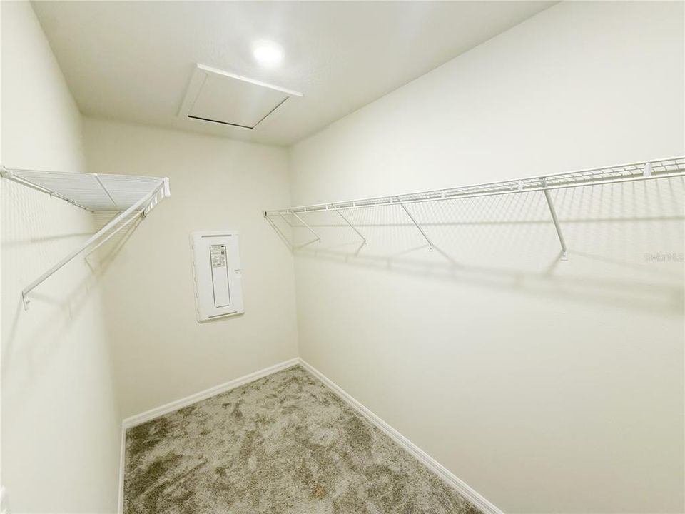 For Rent: $2,890 (3 beds, 2 baths, 1907 Square Feet)