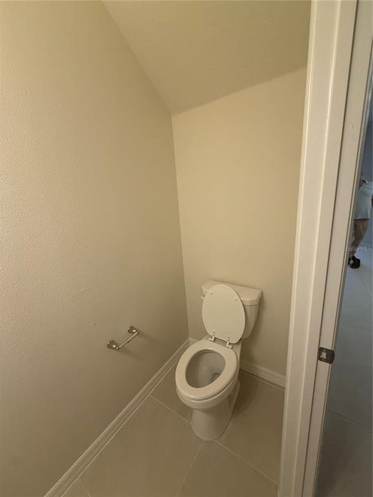 For Rent: $2,890 (3 beds, 2 baths, 1907 Square Feet)