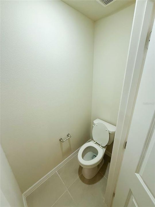 For Rent: $2,890 (3 beds, 2 baths, 1907 Square Feet)