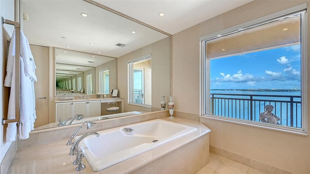 For Sale: $2,495,000 (2 beds, 2 baths, 2797 Square Feet)