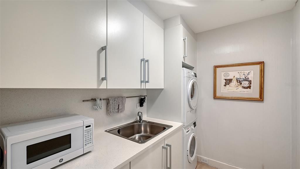 For Sale: $2,495,000 (2 beds, 2 baths, 2797 Square Feet)