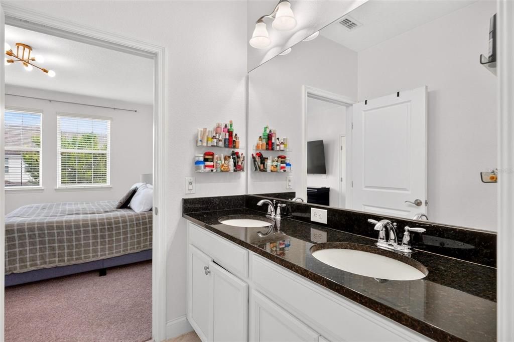 For Sale: $369,900 (4 beds, 4 baths, 2094 Square Feet)