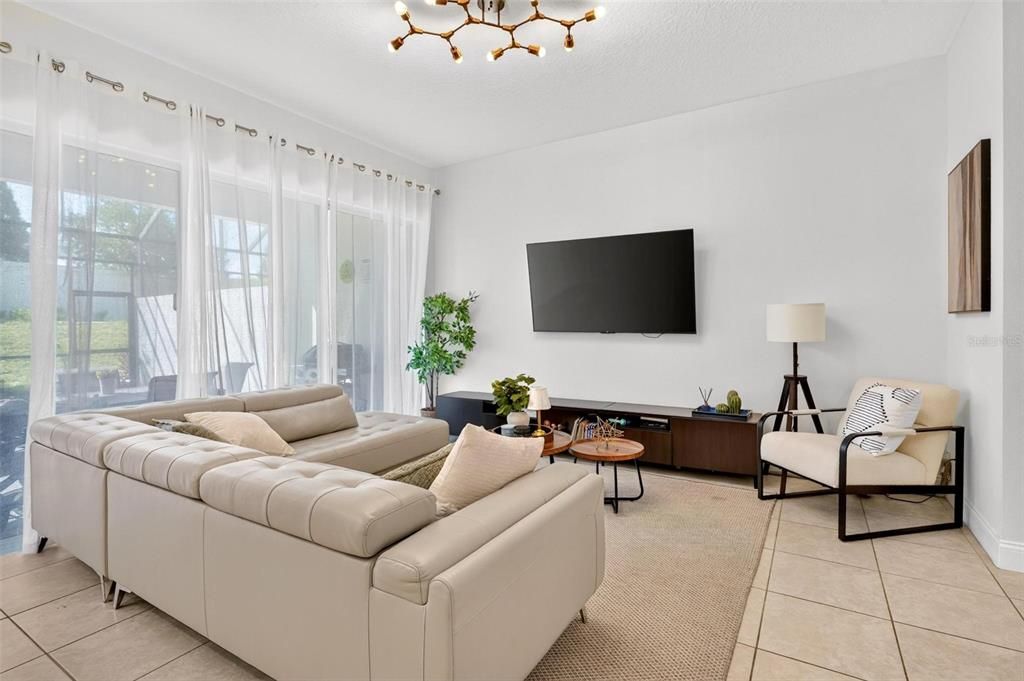 For Sale: $369,900 (4 beds, 4 baths, 2094 Square Feet)