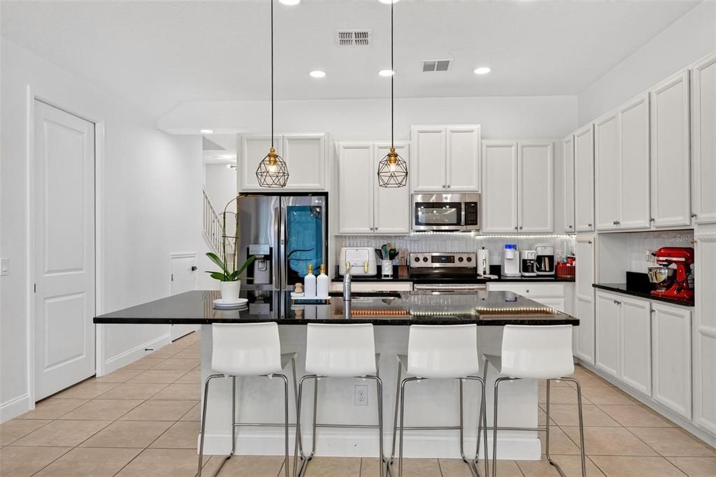 For Sale: $369,900 (4 beds, 4 baths, 2094 Square Feet)