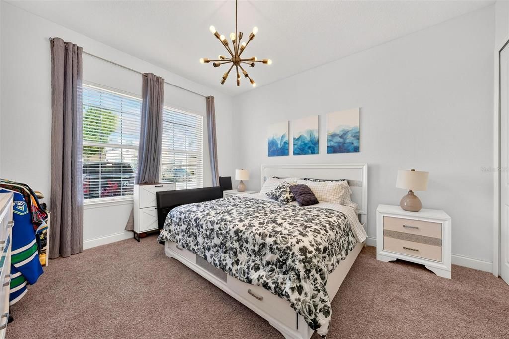 For Sale: $369,900 (4 beds, 4 baths, 2094 Square Feet)