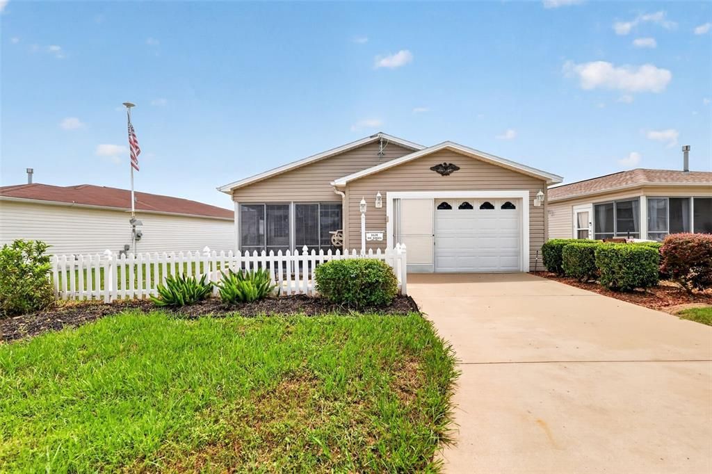 For Sale: $250,000 (2 beds, 2 baths, 1188 Square Feet)