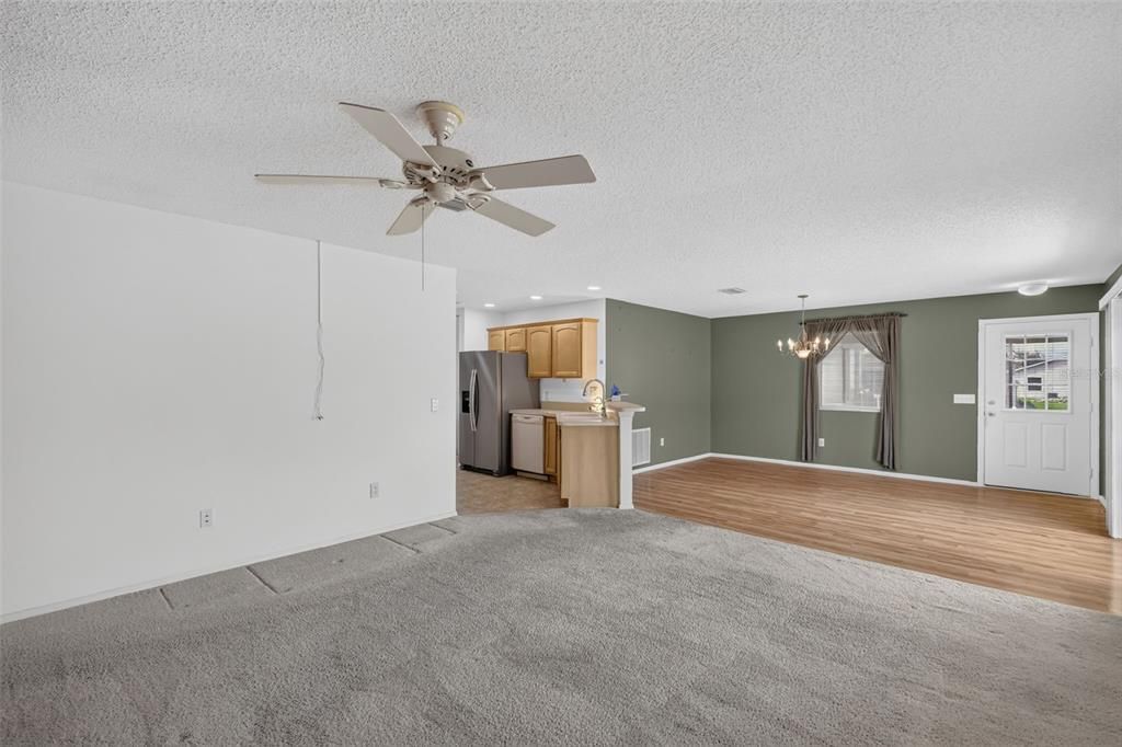 For Sale: $250,000 (2 beds, 2 baths, 1188 Square Feet)