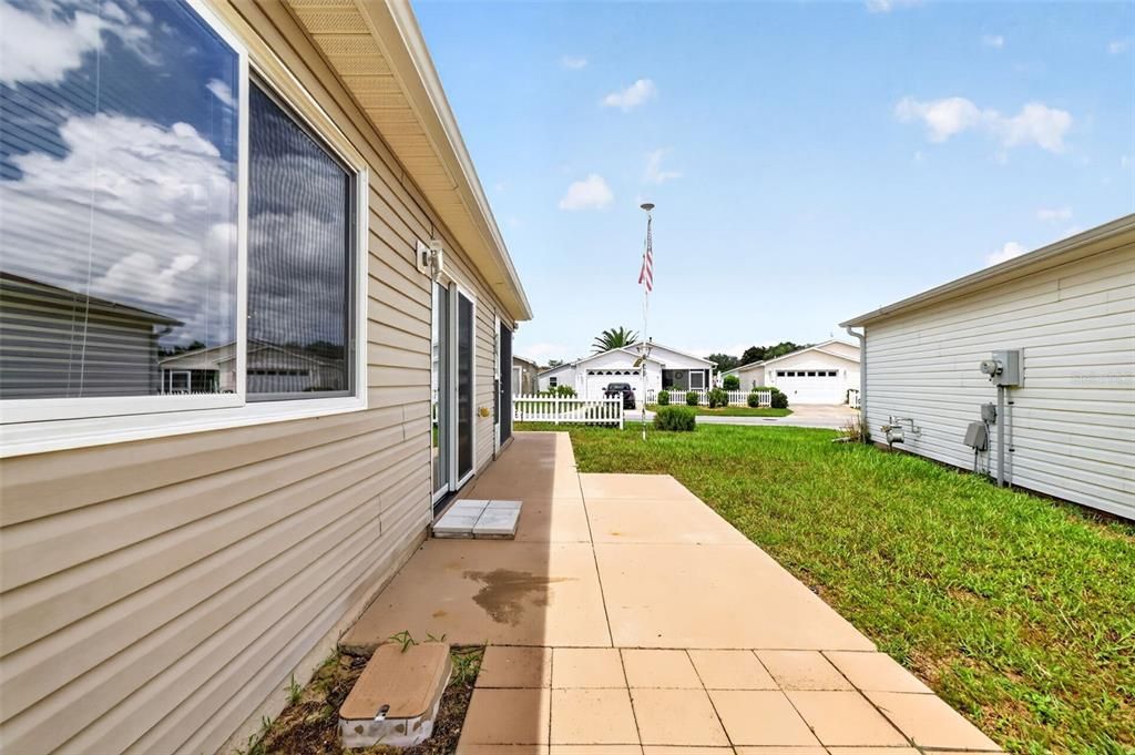For Sale: $250,000 (2 beds, 2 baths, 1188 Square Feet)