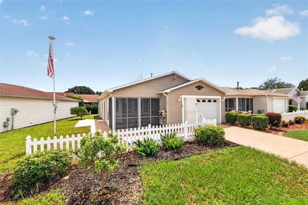 For Sale: $250,000 (2 beds, 2 baths, 1188 Square Feet)