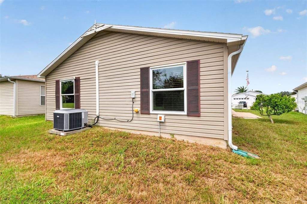 For Sale: $250,000 (2 beds, 2 baths, 1188 Square Feet)