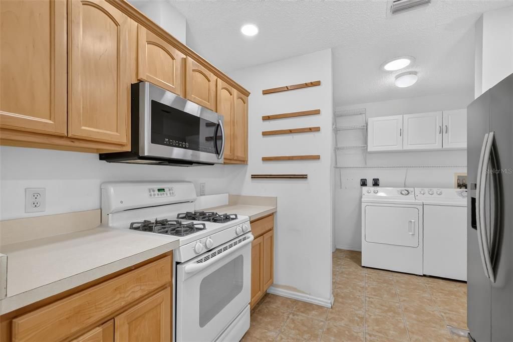 For Sale: $250,000 (2 beds, 2 baths, 1188 Square Feet)