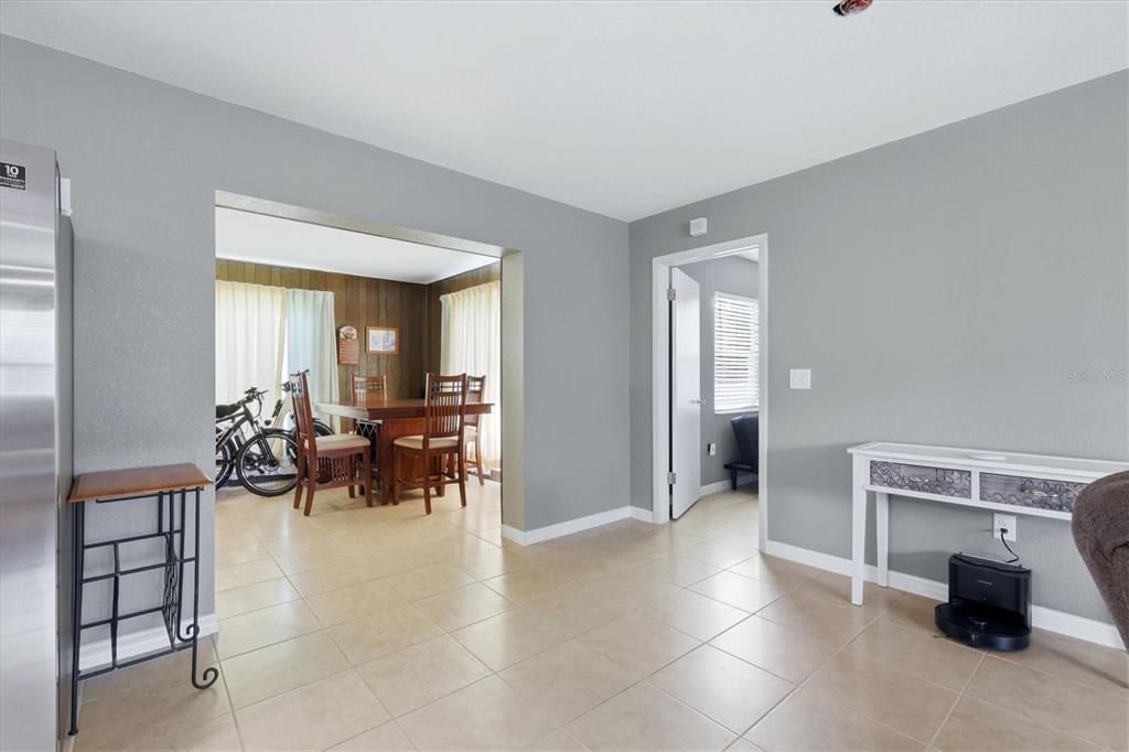 For Sale: $370,000 (2 beds, 2 baths, 1578 Square Feet)