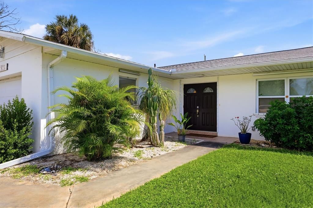 For Sale: $370,000 (2 beds, 2 baths, 1578 Square Feet)