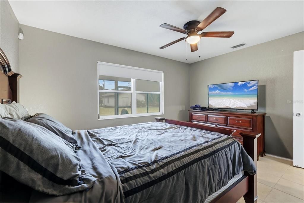 For Sale: $370,000 (2 beds, 2 baths, 1578 Square Feet)