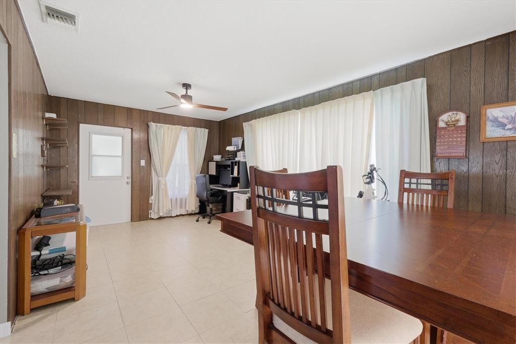 For Sale: $370,000 (2 beds, 2 baths, 1578 Square Feet)