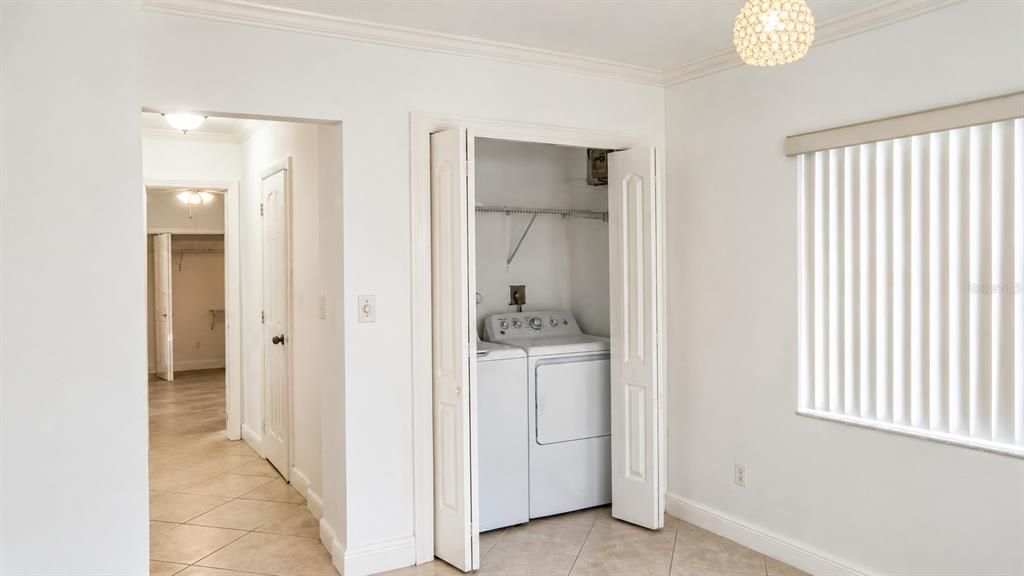 В аренду: $4,100 (4 спален, 2 ванн, 1785 Квадратных фут)