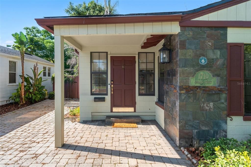 En Venta: $709,900 (4 camas, 2 baños, 1940 Pies cuadrados)