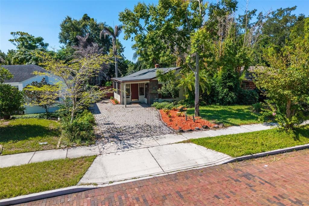 En Venta: $709,900 (4 camas, 2 baños, 1940 Pies cuadrados)