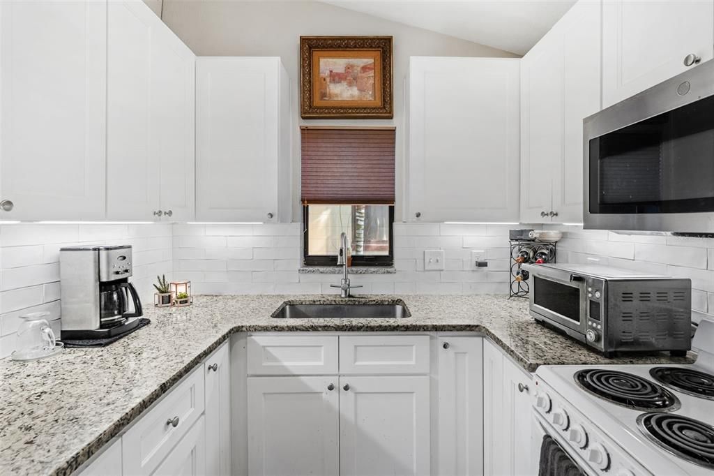 En Venta: $709,900 (4 camas, 2 baños, 1940 Pies cuadrados)