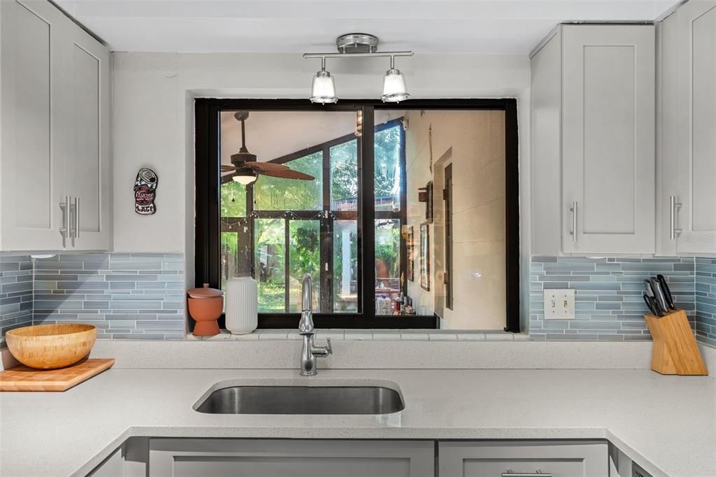 En Venta: $709,900 (4 camas, 2 baños, 1940 Pies cuadrados)