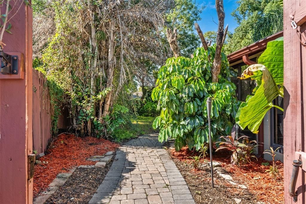En Venta: $709,900 (4 camas, 2 baños, 1940 Pies cuadrados)