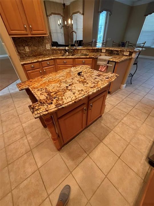 For Rent: $3,325 (4 beds, 3 baths, 3098 Square Feet)