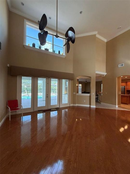 For Rent: $3,325 (4 beds, 3 baths, 3098 Square Feet)